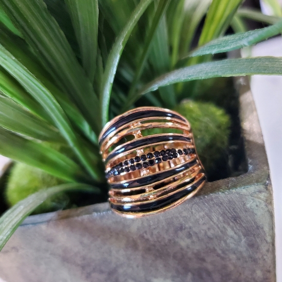 Gold Tone & Black Jewels Stretch Band Ring Stack Look  💥3 for $24💥 - Picture 10 of 16